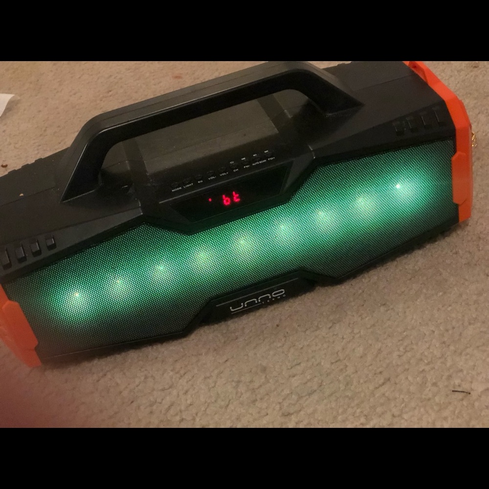 speaker - Picture 2 of 3
